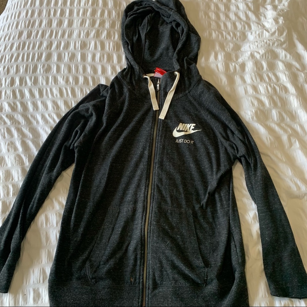 NIKE WOMEN’S DARK GREY ZIP UP HOODIE